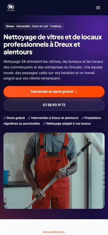 Le site Nettoyage 28 affiché sur téléphone